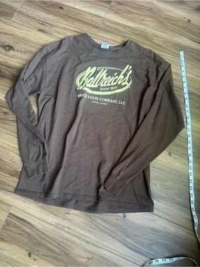 Brown Long-Sleeve Graphic T-Shirt